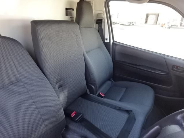 TOYOTA HIACE 2018 Image 31