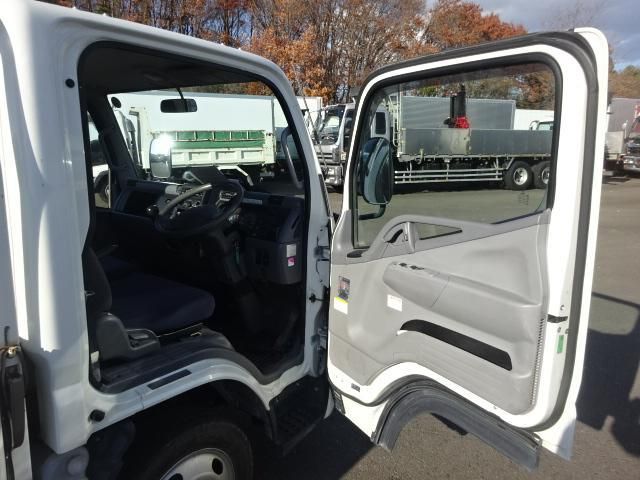 MITSUBISHI CANTER 2010 Image 31