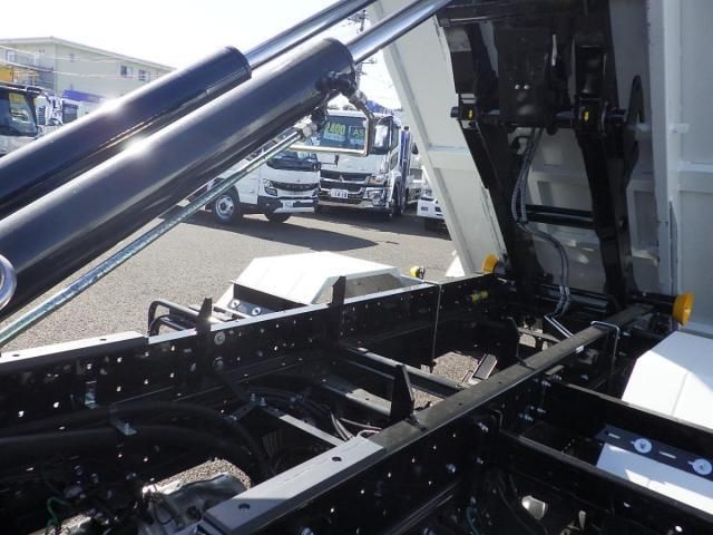 MITSUBISHI FUSOU FIGHTER 2025 Image 31