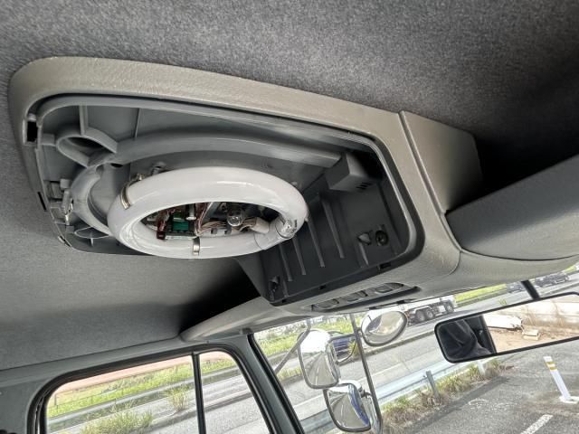 NISSAN DIESEL BIGTHUMB 2003 Image 31