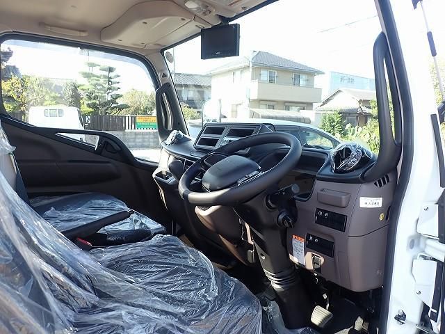 MITSUBISHI CANTER 2025 Image 31