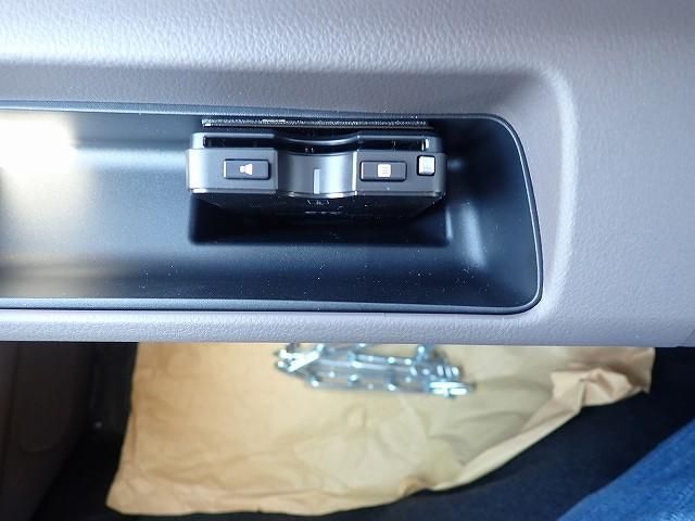 MITSUBISHI CANTER 2025 Image 31