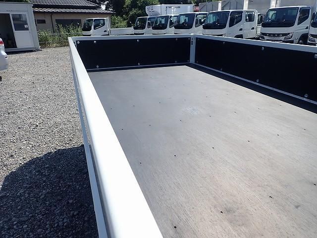 MITSUBISHI CANTER 2025 Image 31