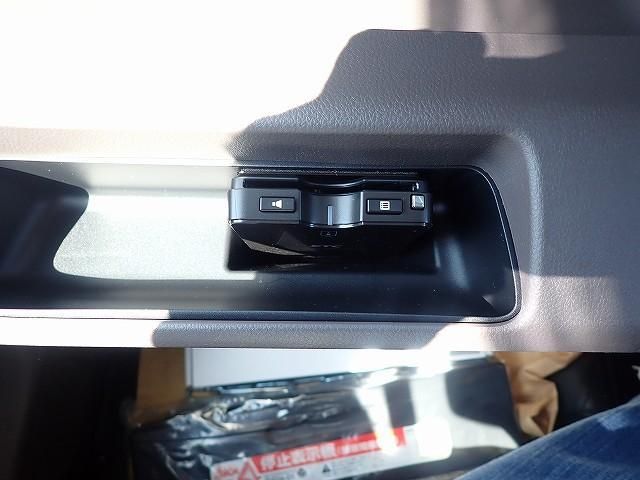 MITSUBISHI CANTER 2025 Image 31