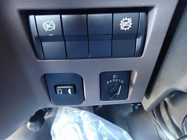 MITSUBISHI CANTER 2025 Image 31