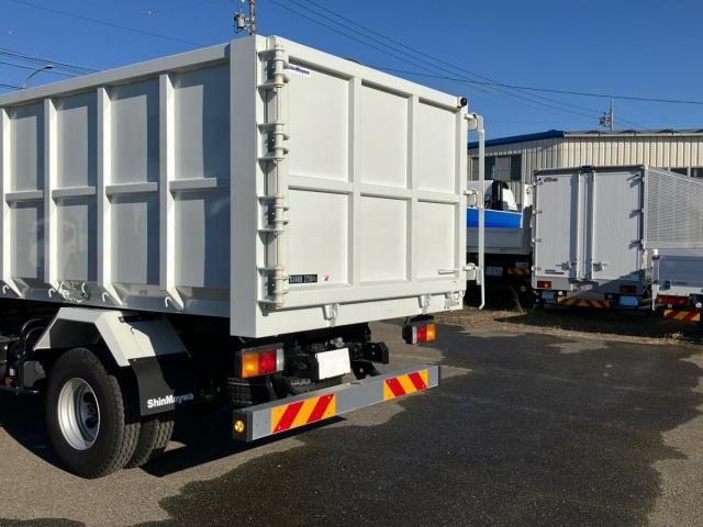 MITSUBISHI FUSOU FIGHTER 2025 Image 31