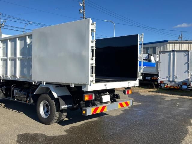 MITSUBISHI FUSOU FIGHTER 2025 Image 31