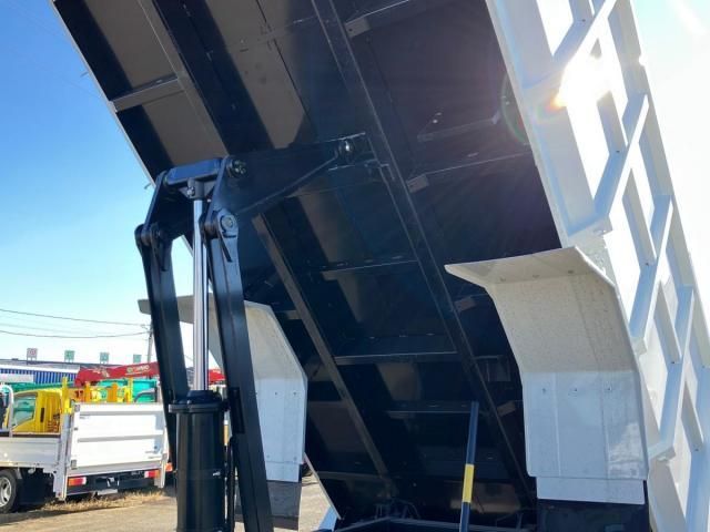 MITSUBISHI FUSOU FIGHTER 2025 Image 31