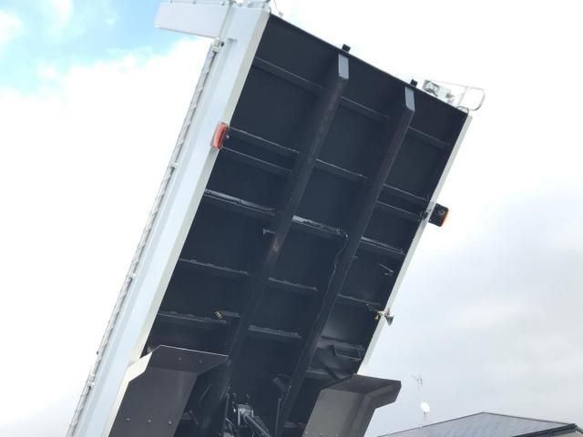 MITSUBISHI FUSOU SUPER GREAT 2025 Image 31