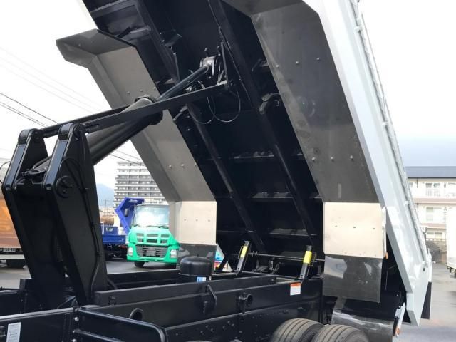 MITSUBISHI FUSOU SUPER GREAT 2025 Image 31