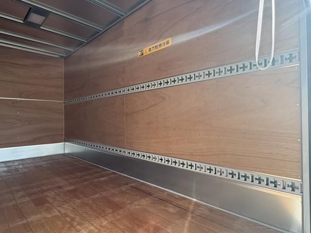 MITSUBISHI CANTER 2025 Image 31