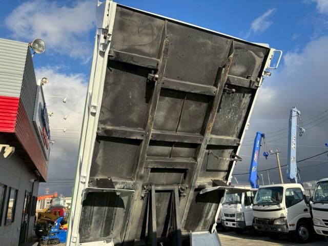 MITSUBISHI CANTER 2018 Image 31