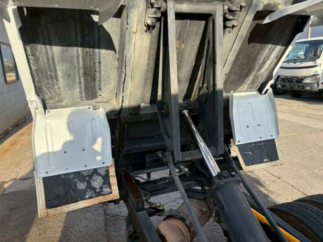 MITSUBISHI CANTER 2018 Image 31