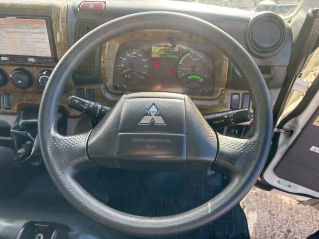 MITSUBISHI CANTER 2018 Image 31