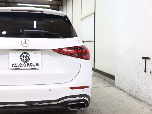 MERCEDES BENZ C CLAS 2023 Image 31