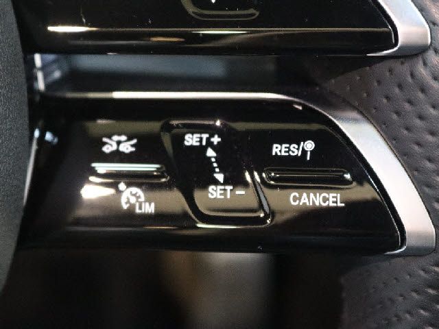 MERCEDES BENZ C CLAS 2023 Image 31