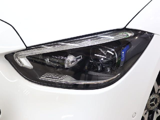 MERCEDES BENZ C CLAS 2023 Image 31