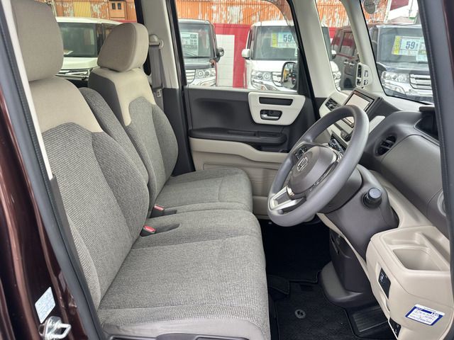 HONDA N BOX 2018 Image 31