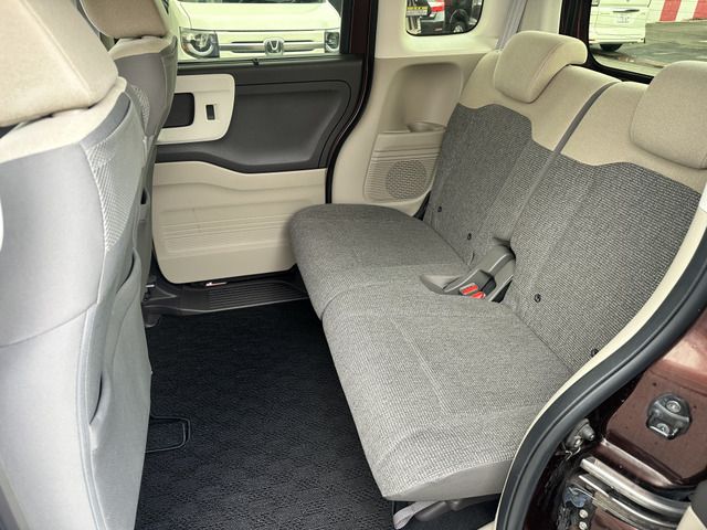 HONDA N BOX 2018 Image 31