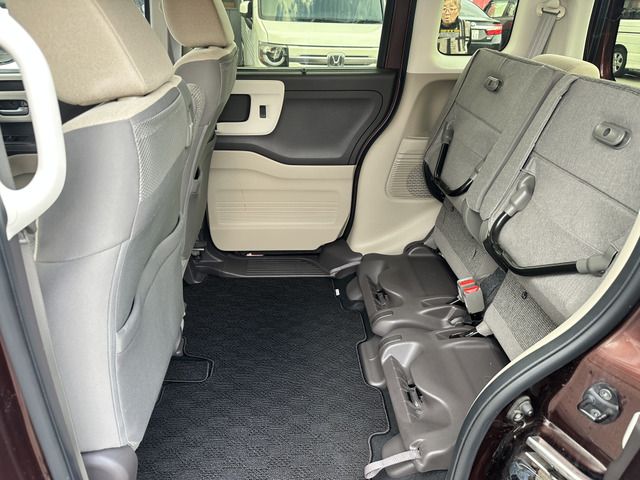 HONDA N BOX 2018 Image 31