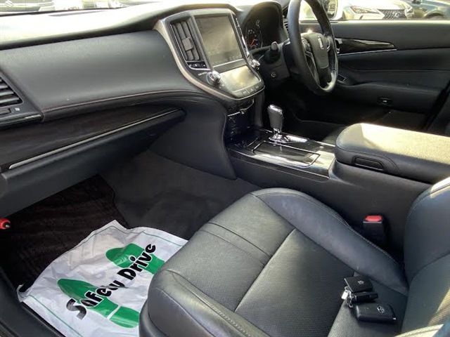 TOYOTA CROWN SEDAN HYBRID 4 2015 Image 31