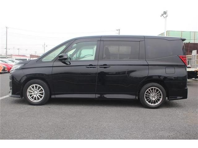 TOYOTA NOAH HYBRID 2023 Image 31