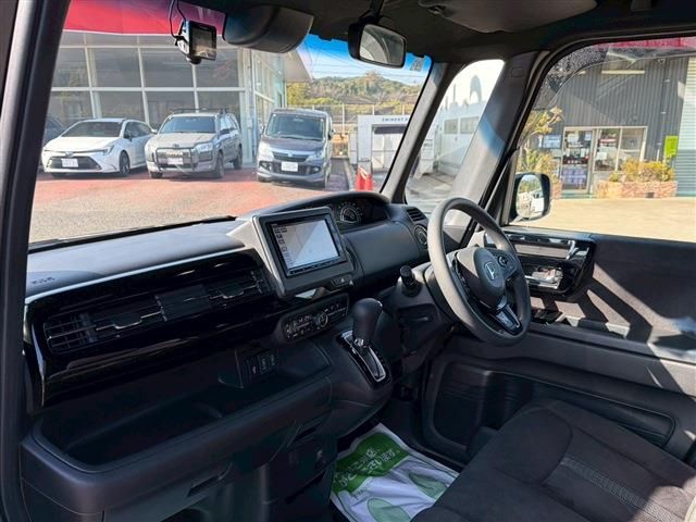 HONDA N BOX CUSTOM 2021 Image 31