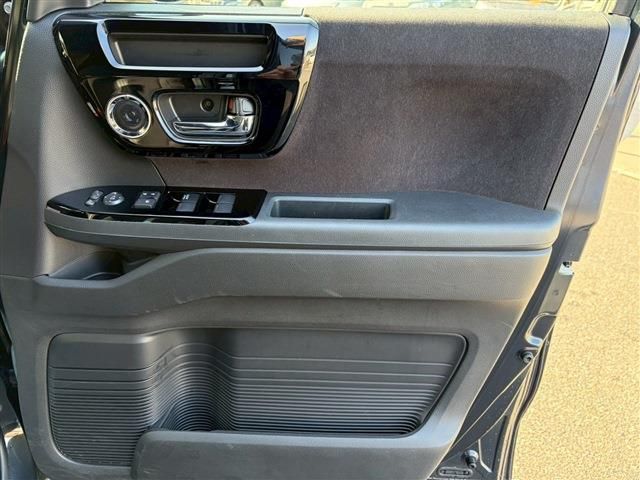 HONDA N BOX CUSTOM 2021 Image 31