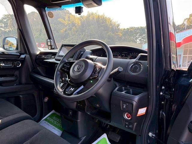 HONDA N BOX CUSTOM 2021 Image 31