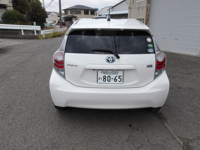 TOYOTA AQUA 2013 Image 31