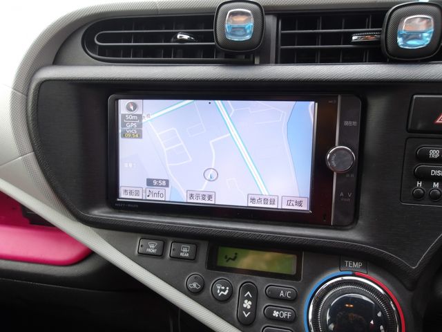 TOYOTA AQUA 2013 Image 31