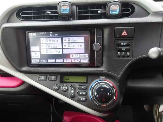 TOYOTA AQUA 2013 Image 31