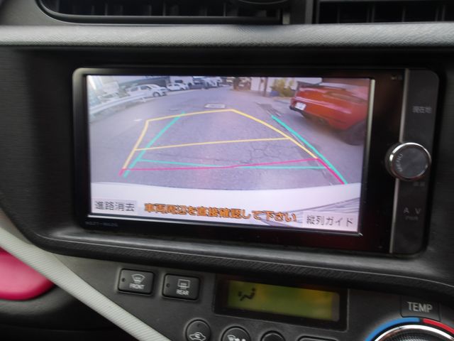 TOYOTA AQUA 2013 Image 31