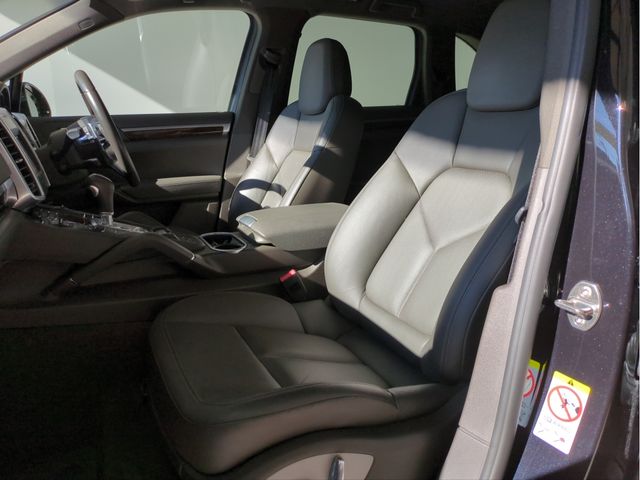 PORSCHE CAYENNE 2015 Image 31