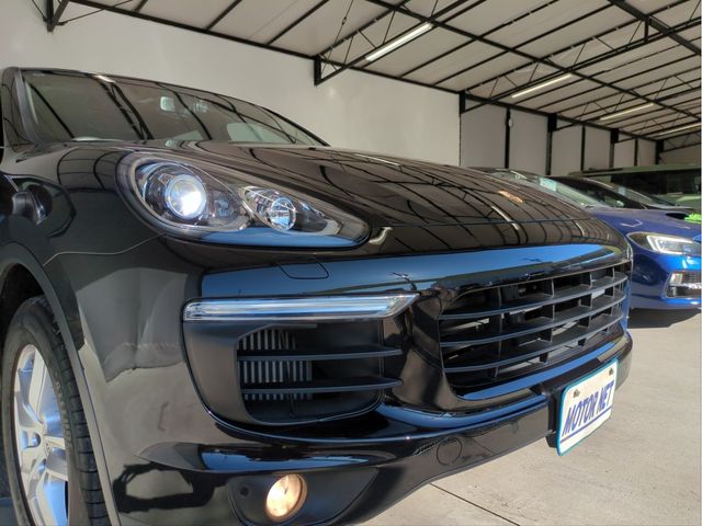 PORSCHE CAYENNE 2015 Image 31