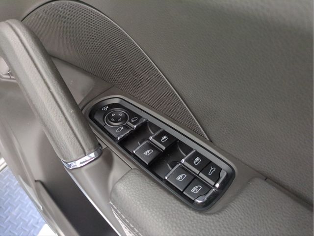 PORSCHE CAYENNE 2015 Image 31