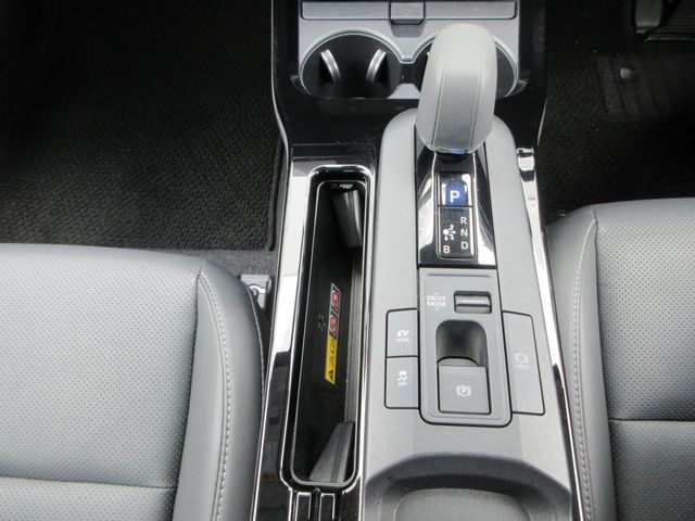 TOYOTA PRIUS 4WD 2025 Image 31