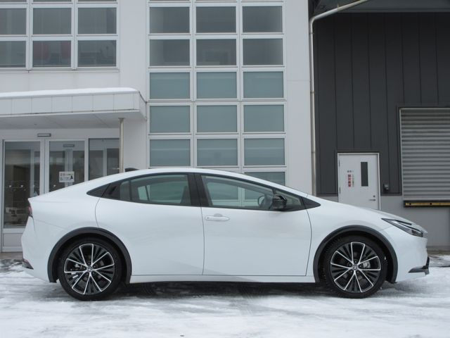 TOYOTA PRIUS 4WD 2025 Image 31