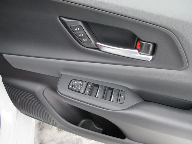 TOYOTA PRIUS 4WD 2025 Image 31