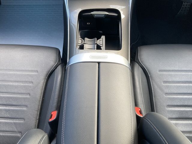 MERCEDES BENZ C CLAS 2023 Image 31