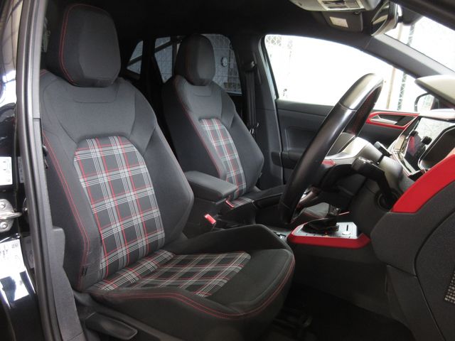 VOLKSWAGEN POLO GTI 2018 Image 31
