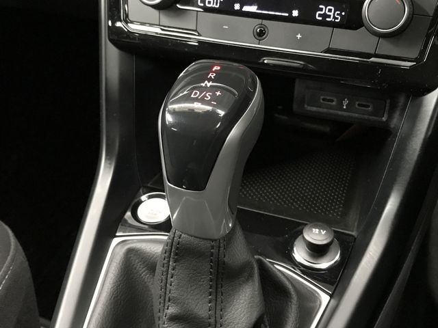 VOLKSWAGEN T-CROSS 2021 Image 31