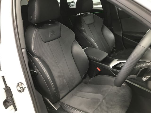 AUDI A4 AVANT 2022 Image 31