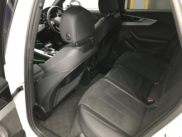 AUDI A4 AVANT 2022 Image 31