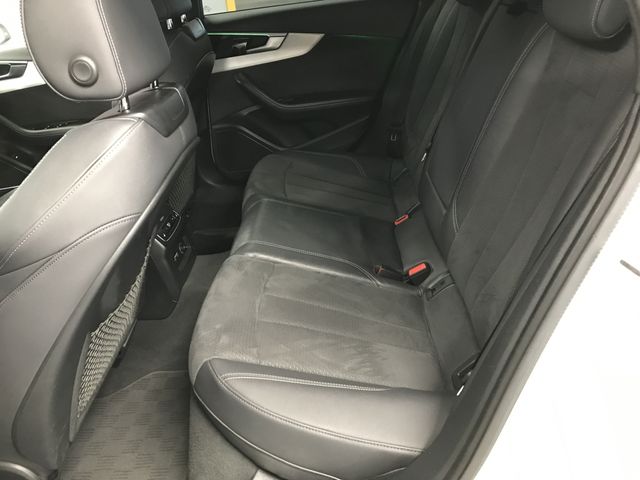 AUDI A4 AVANT 2022 Image 31