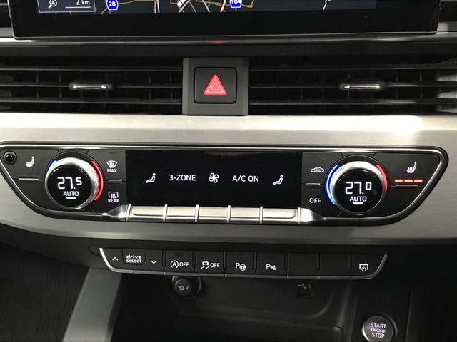 AUDI A4 AVANT 2022 Image 31