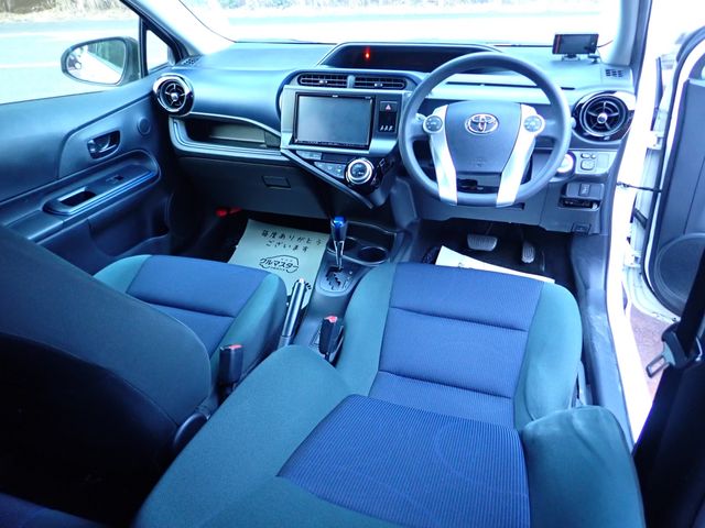 TOYOTA AQUA 2015 Image 31