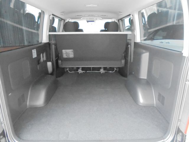 TOYOTA HIACE VAN 2WD 2022 Image 31