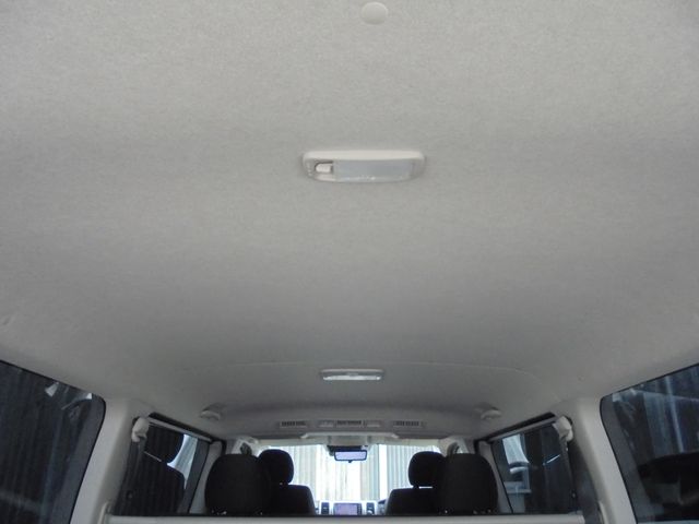 TOYOTA HIACE VAN 2WD 2022 Image 31