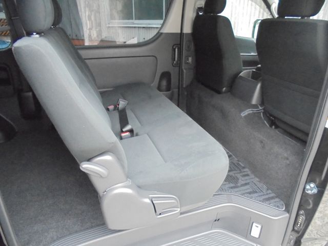 TOYOTA HIACE VAN 2WD 2022 Image 31